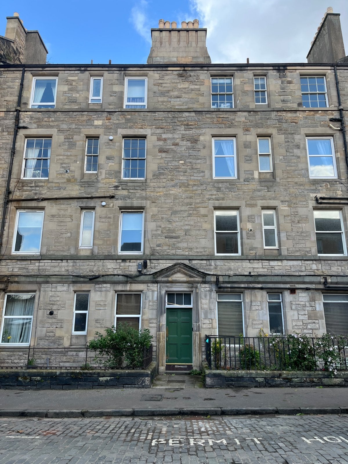 Flat Halmyre Street in City of Edinburgh
