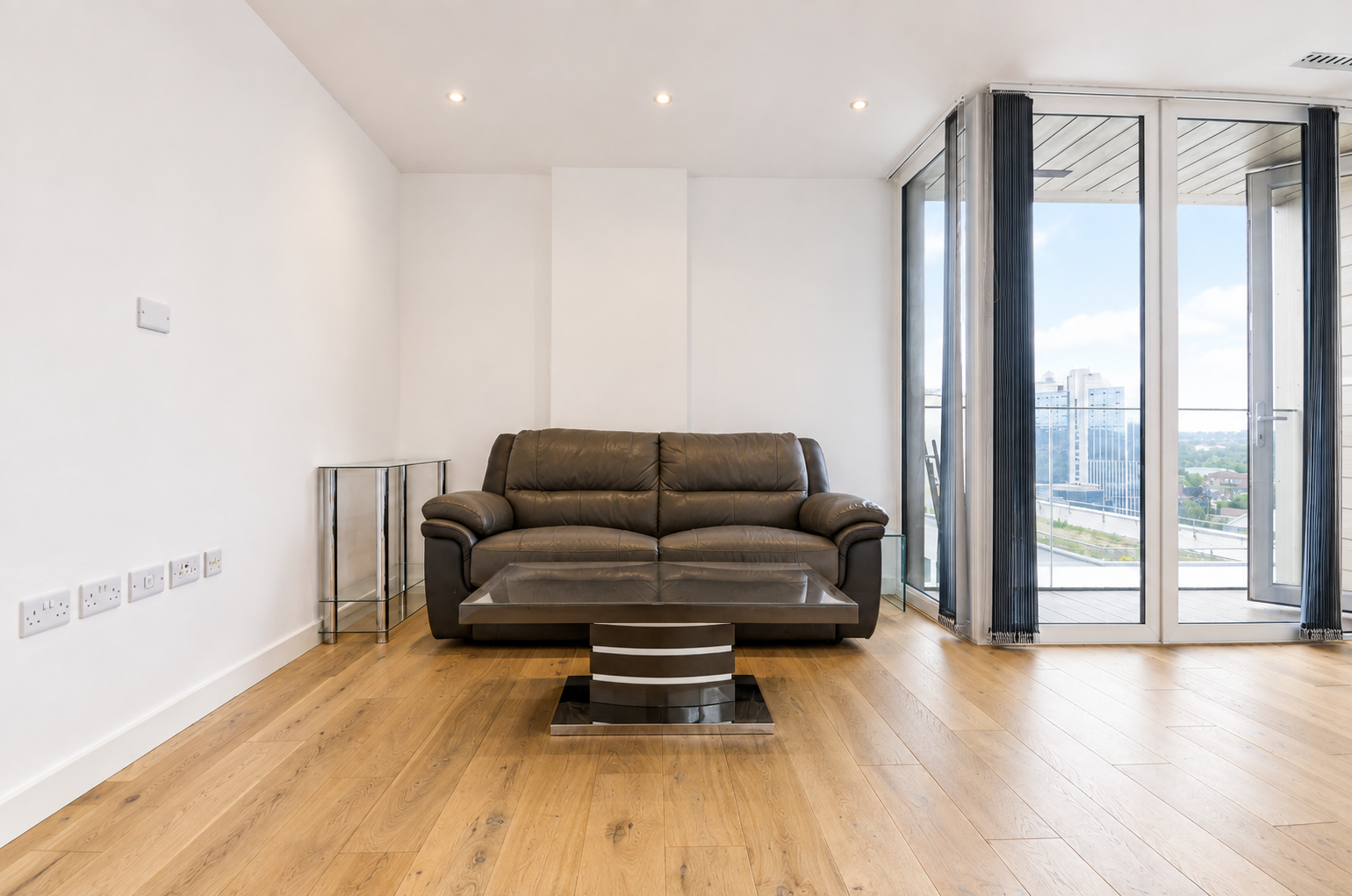 Flat Capitol Way in Greater London