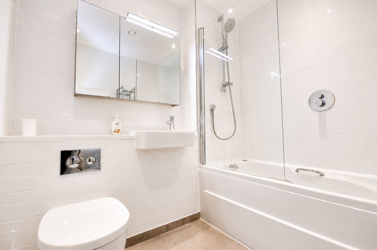 Flat Capitol Way in Greater London