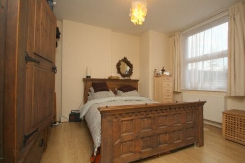 Flat Palmerston Road in Greater London