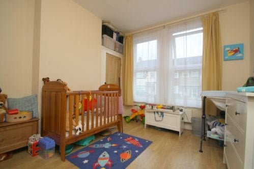 Flat Palmerston Road in Greater London