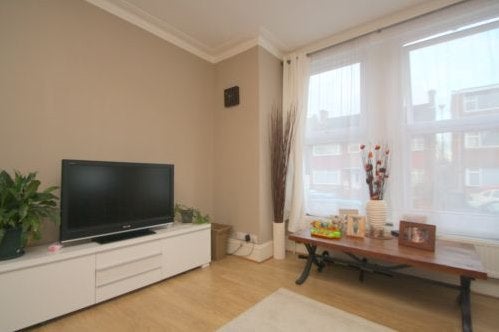 Flat Palmerston Road in Greater London