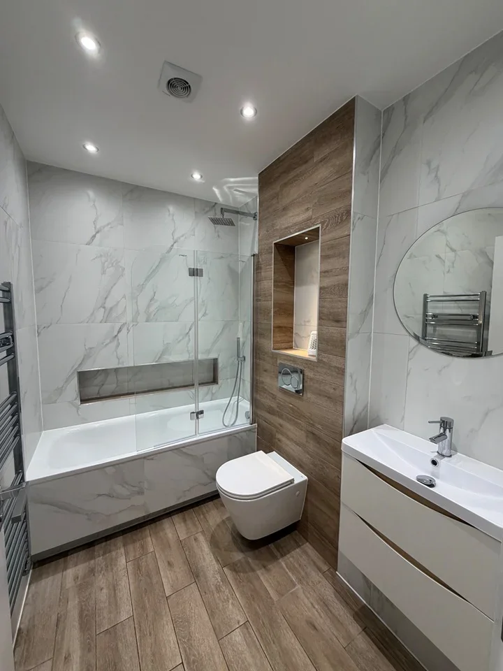 Flat Burdett Road in Greater London