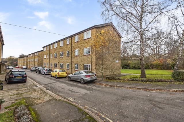 Flat Millway Close in Oxford