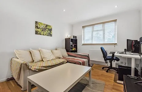 Flat Millway Close in Oxford