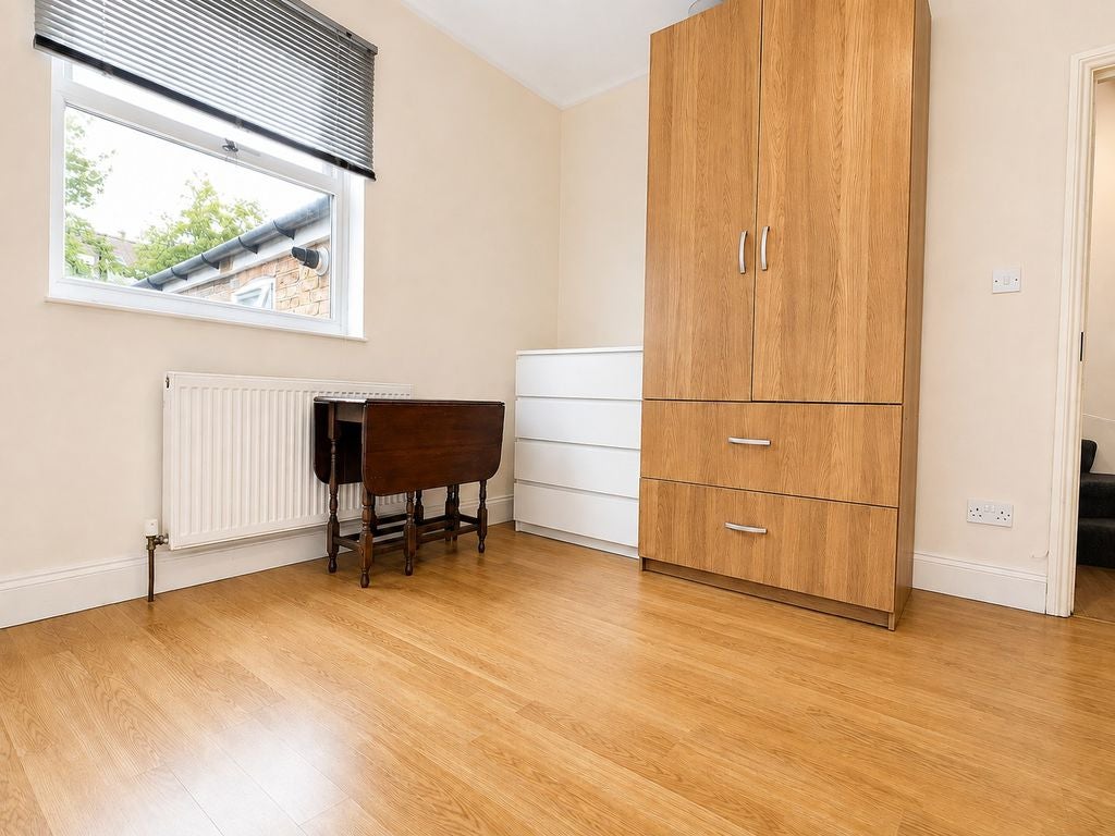 Room Cranbrook Park in Greater London