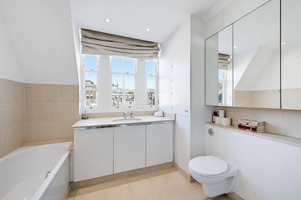 Flat Kensington Church Walk in Greater London