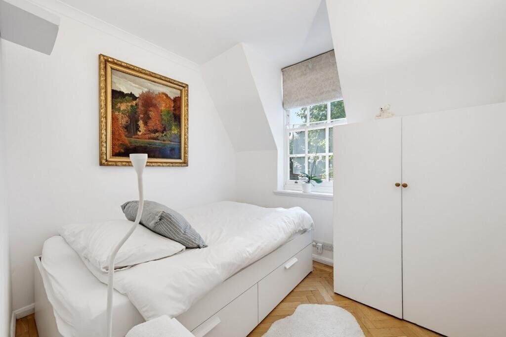Flat Kensington Church Walk in Greater London