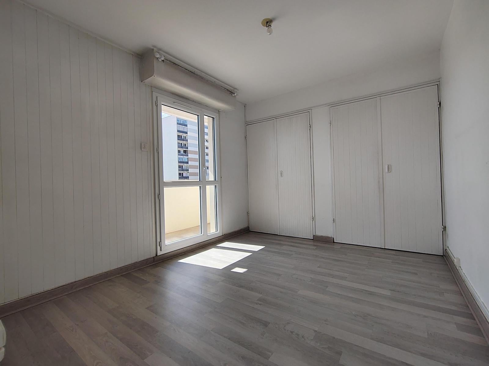 Appartement Place George Sand à Rillieux-la-Pape