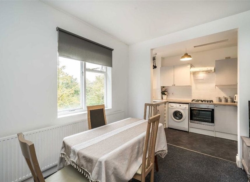 Flat Bonnington Square in Greater London