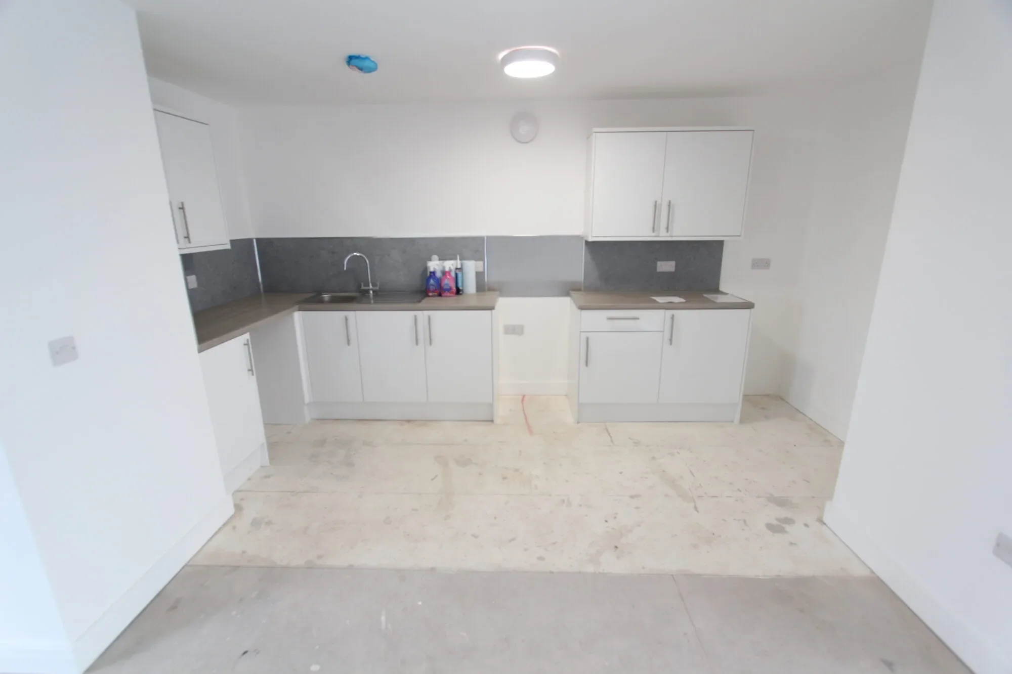 Flat Chaucer Close in Sheffield