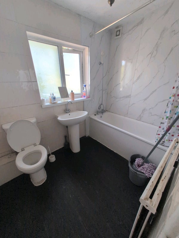 Room Brocket Way in Greater London