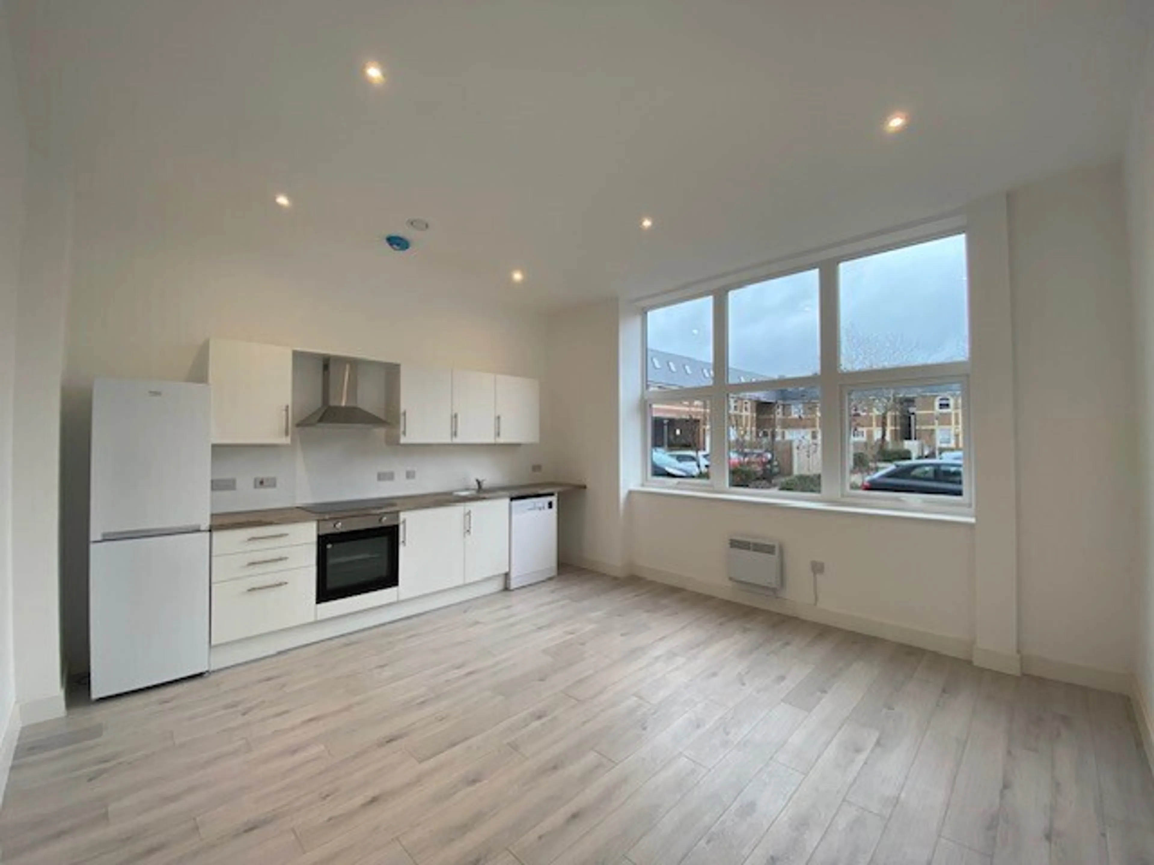 Flat Gatehouse Way in Aylesbury