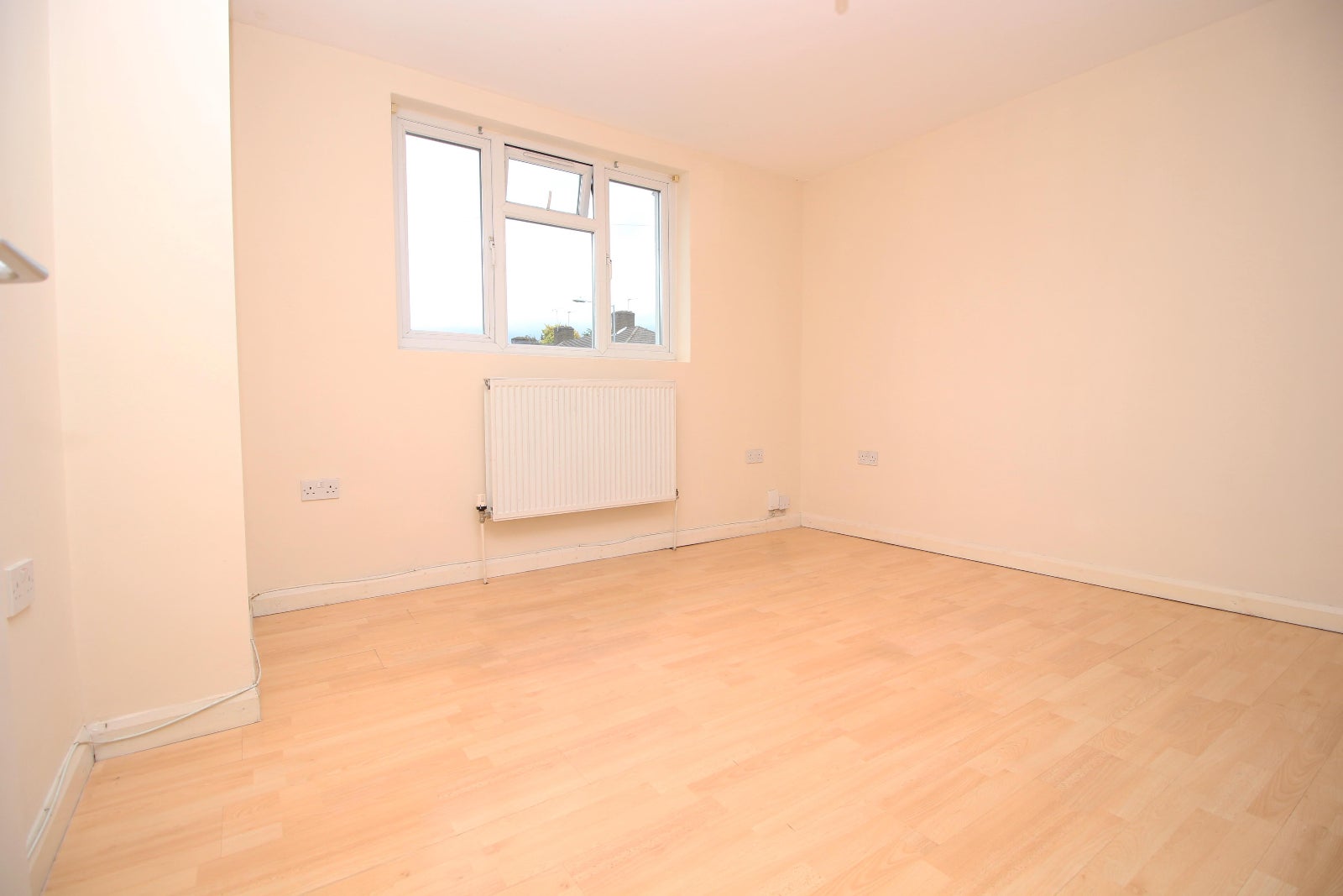 Flat Blithbury Road in Greater London