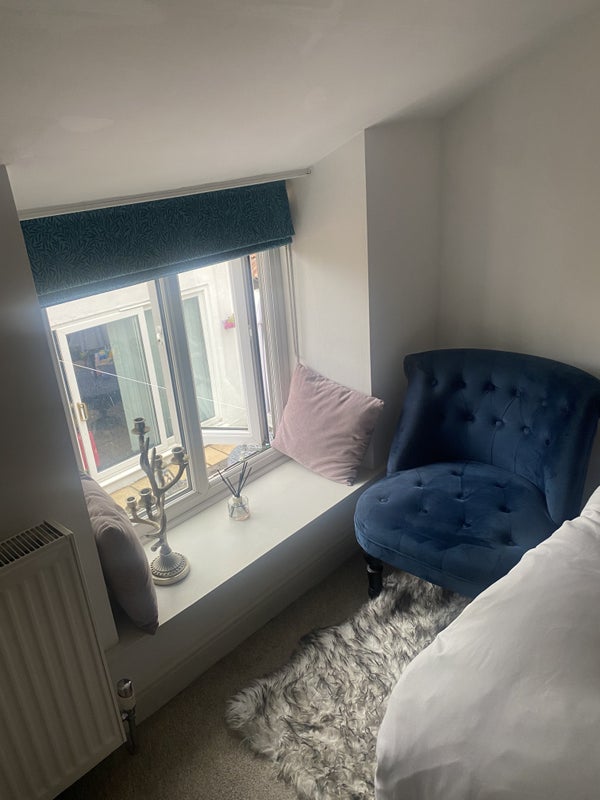 Room Lower Kewstoke Road in Weston-super-Mare