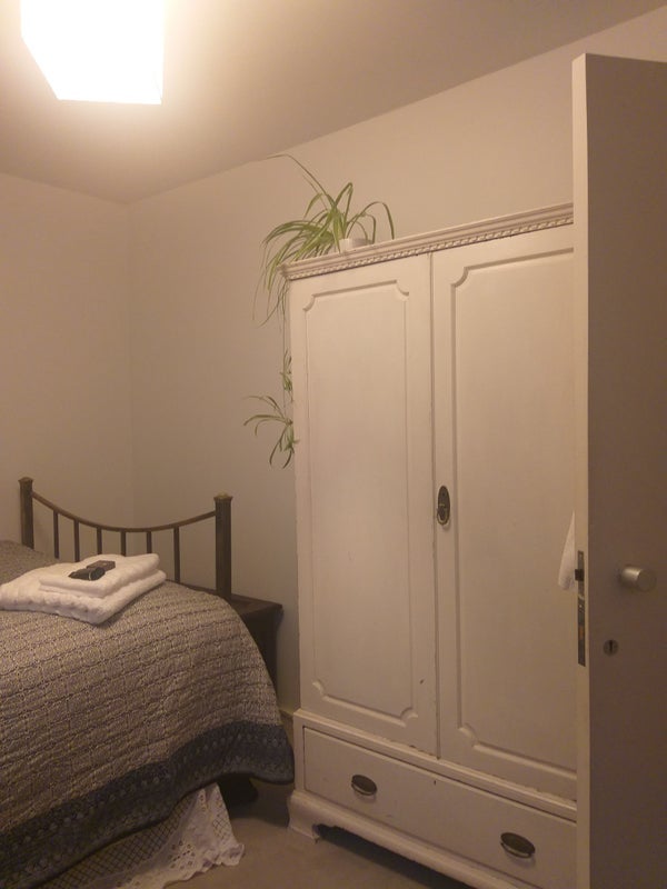 Room Vicarage Walk in Greater London