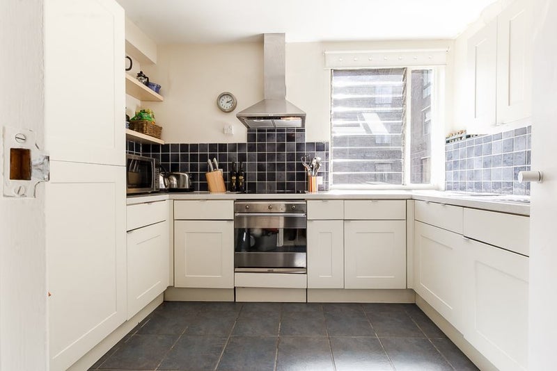 Room Vicarage Walk in Greater London