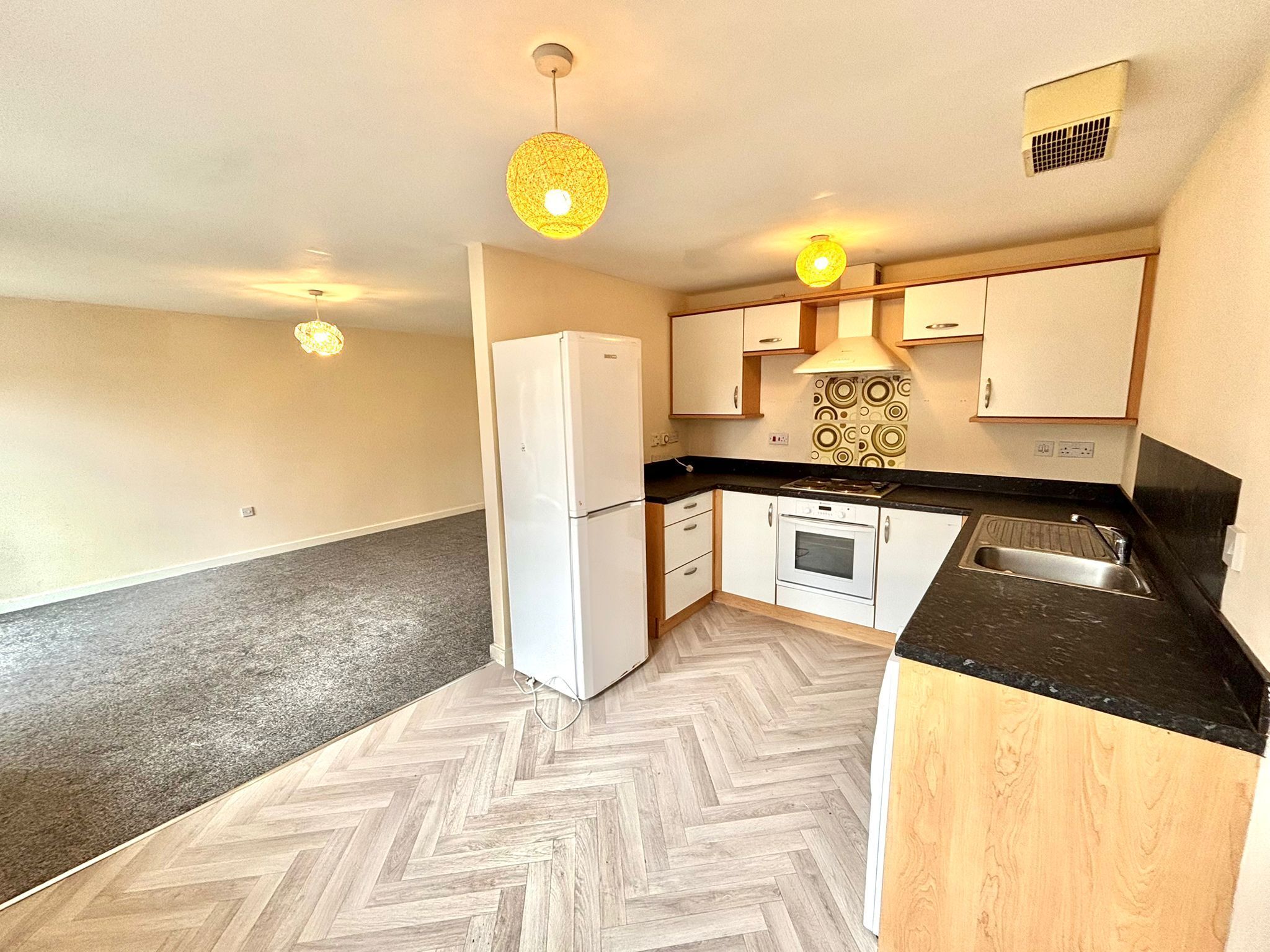 Flat Queen Mary Rise in Sheffield