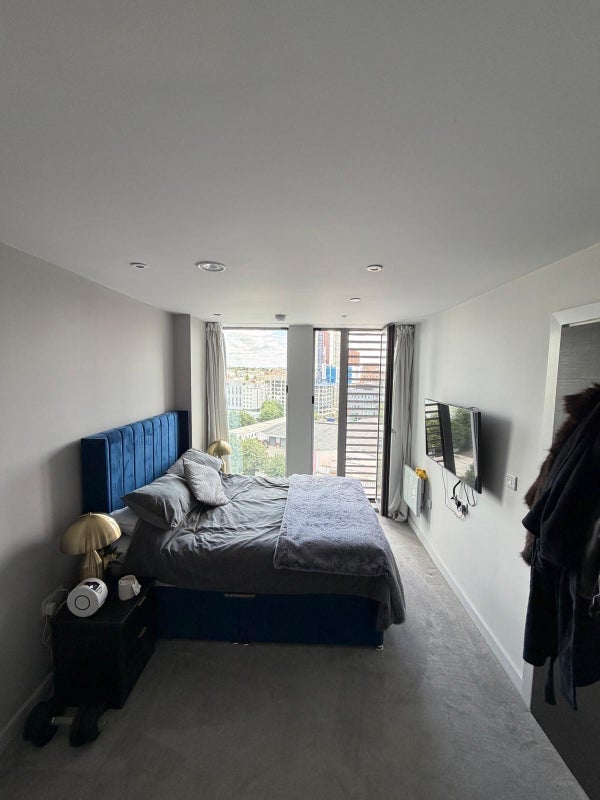 Room Trinity Way in Salford