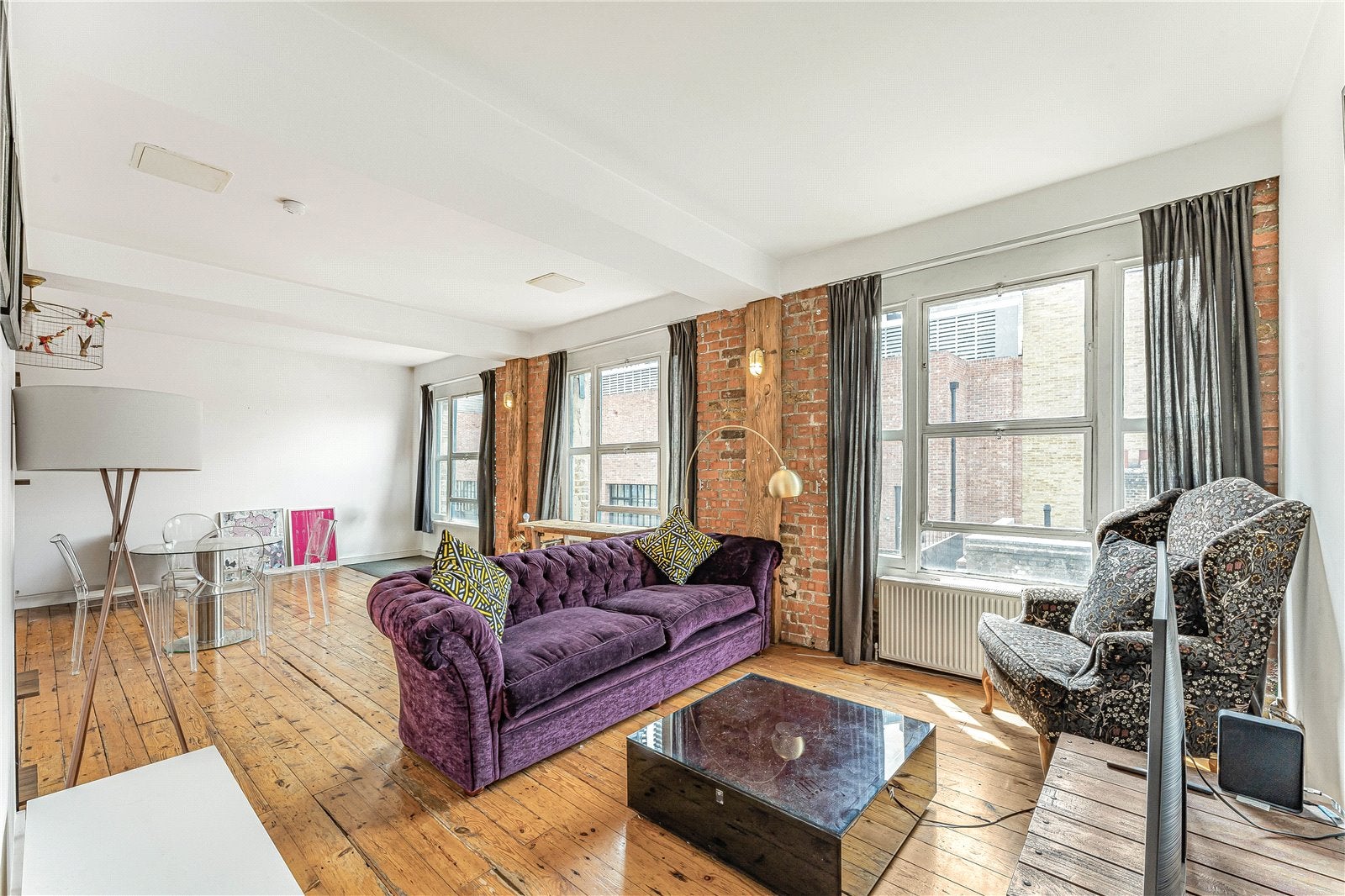 Flat Christina Street in Greater London