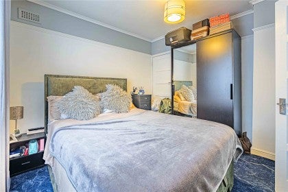 Flat Eldon Avenue in Hertsmere
