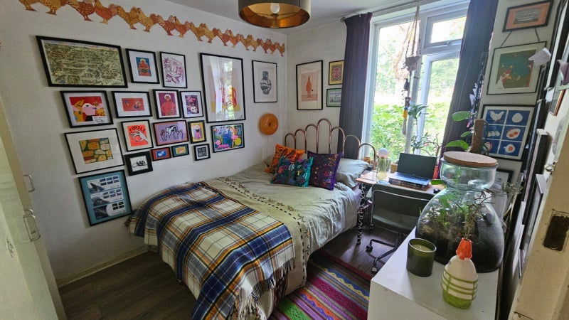 Room Erskine Crescent in Greater London