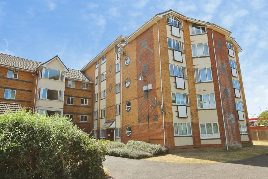 Flat Winslet Place in Reading