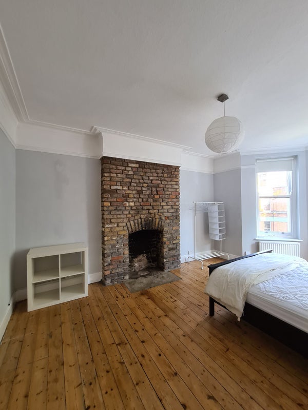 Room Widdenham Road in Greater London