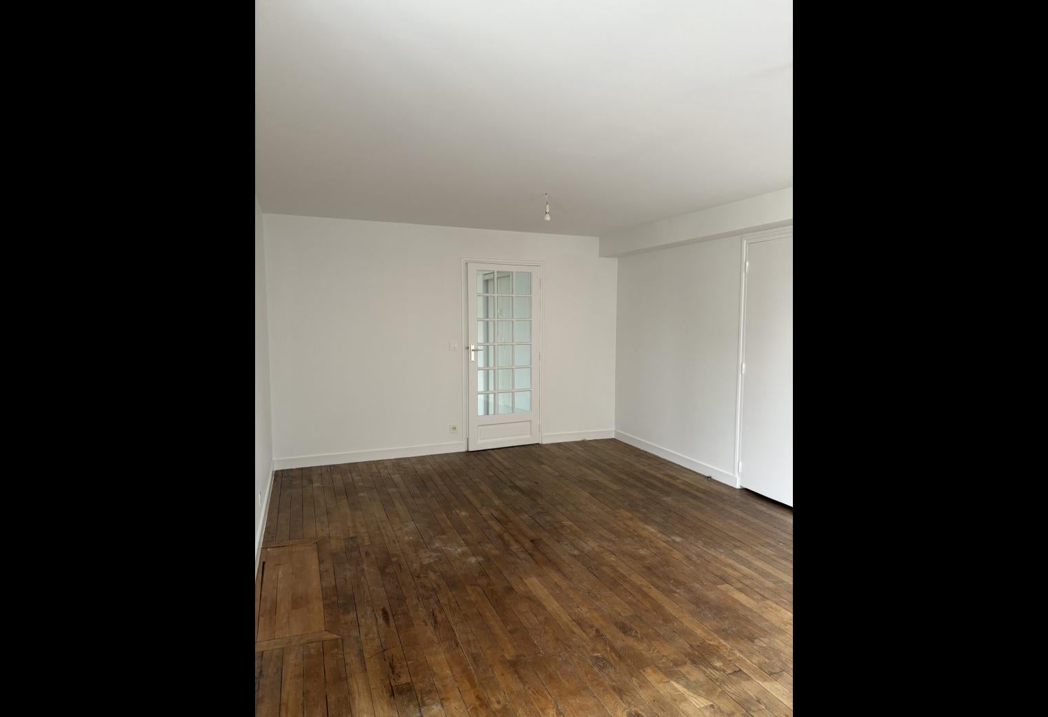 Appartement Place de l'Église à Nouvoitou