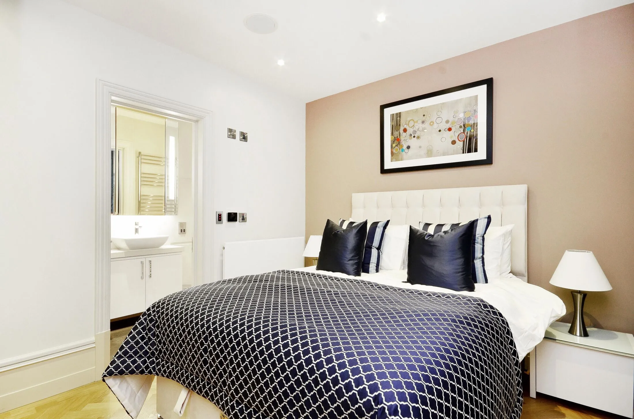 Flat Marylebone Road in City of Westminster