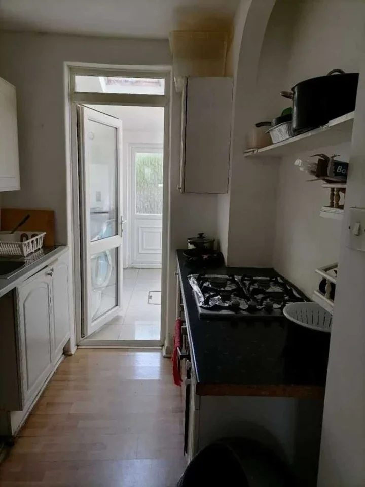 Room Spencer Road in Greater London