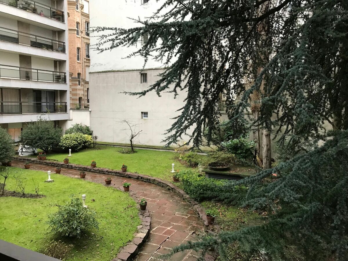 Flat Rue Erlanger in Paris