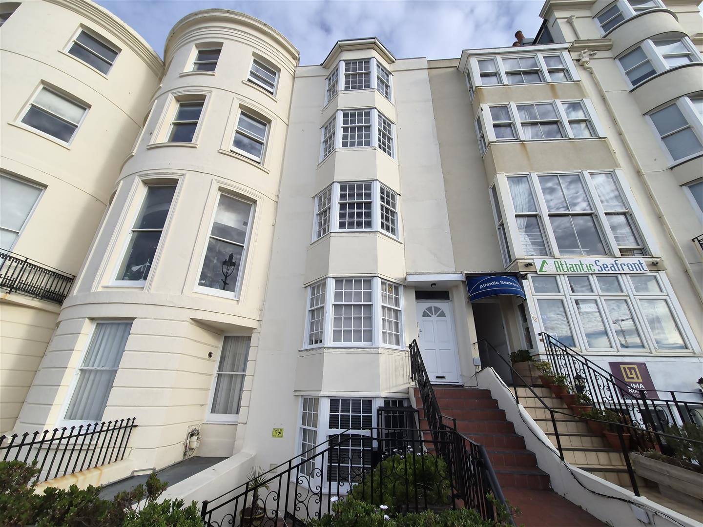 Flat Marine Parade in Brighton