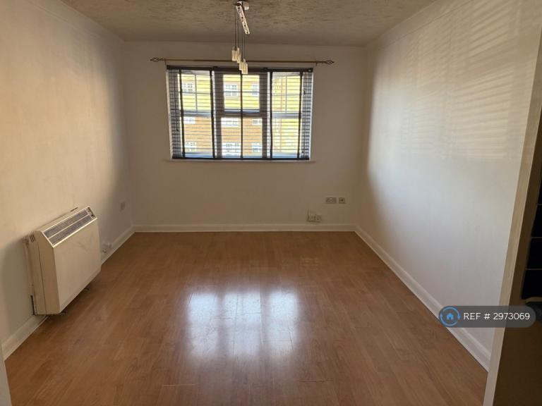 Flat Earls Meade in Luton