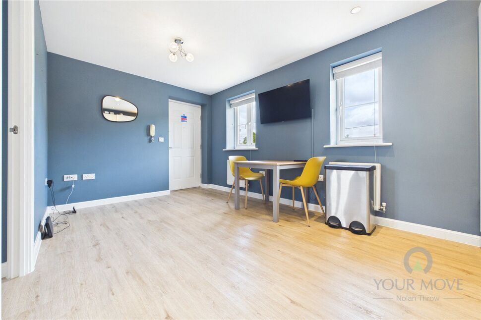 Flat Clifton Drive in Oundle
