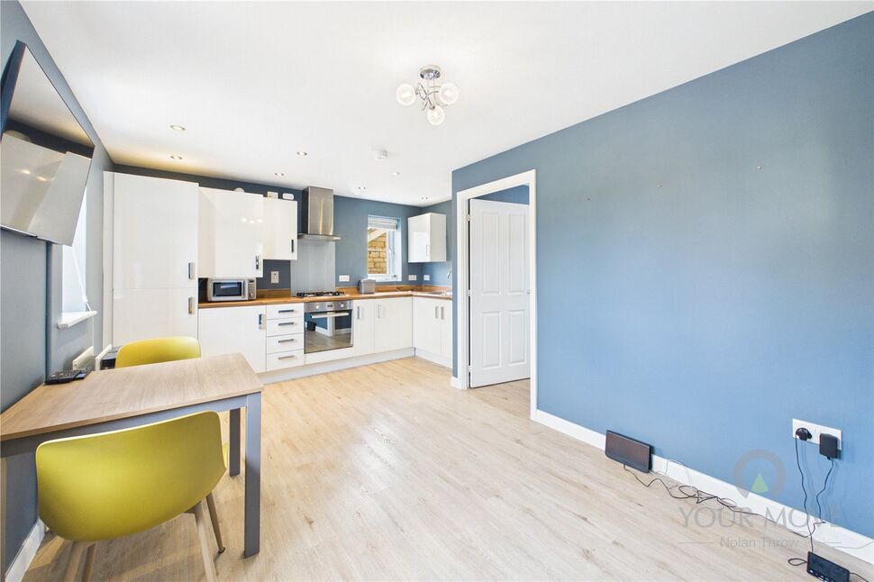 Flat Clifton Drive in Oundle