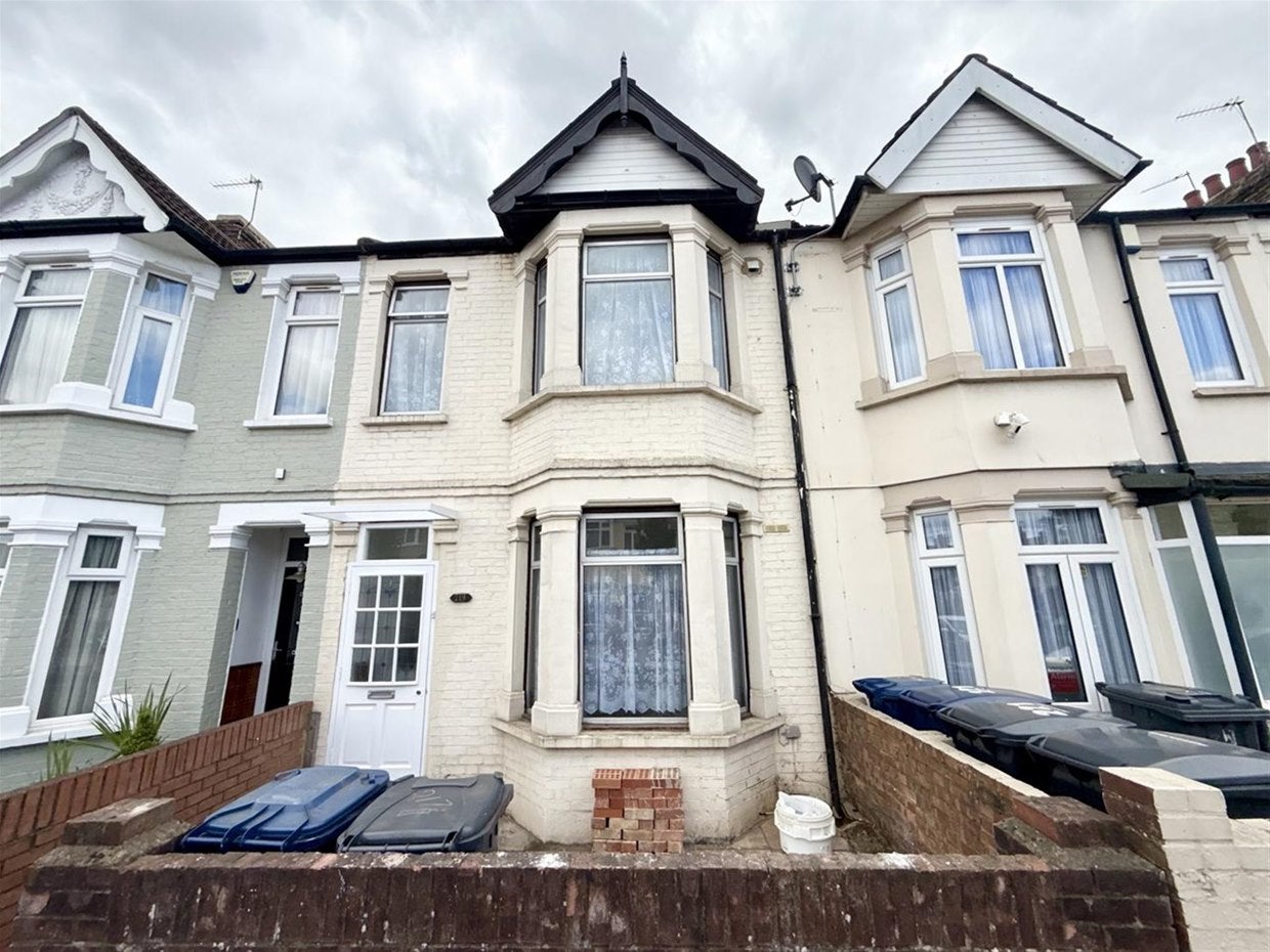 House Beaconsfield Road in Greater London