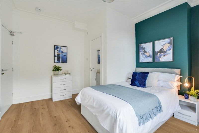 Room Manchester Road in Burnley
