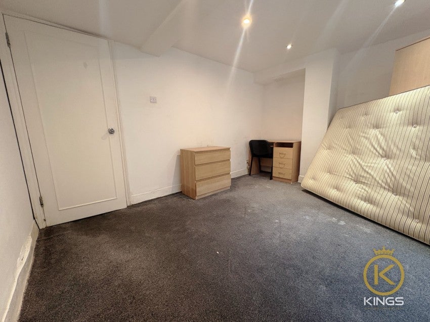 Flat Crasswell Street in Portsmouth