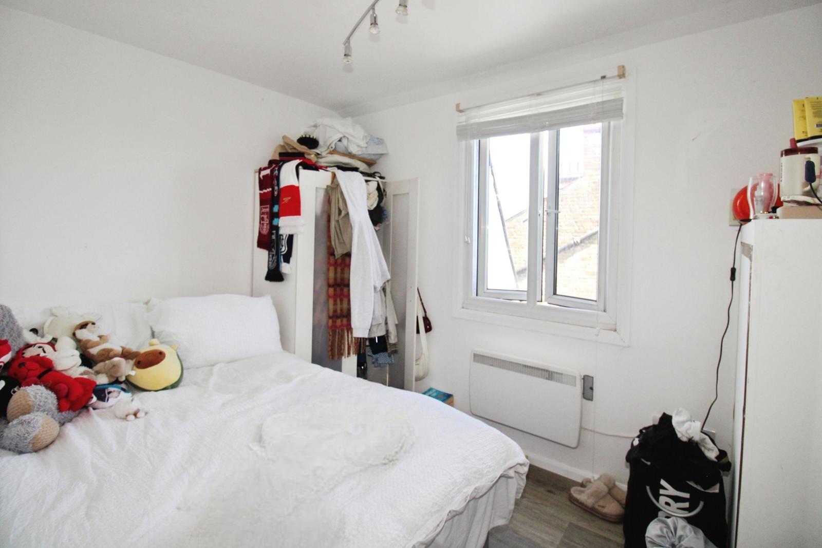 Flat Wimbledon Park Road in Greater London