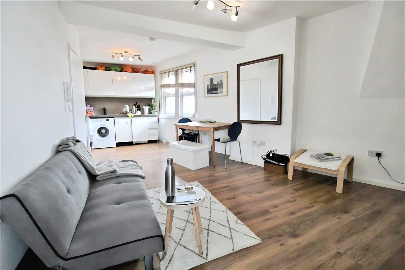Flat Wimbledon Park Road in Greater London