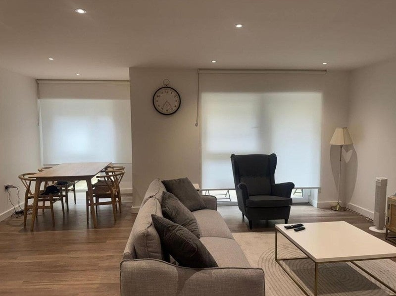 Flat Lismore Boulevard in Greater London