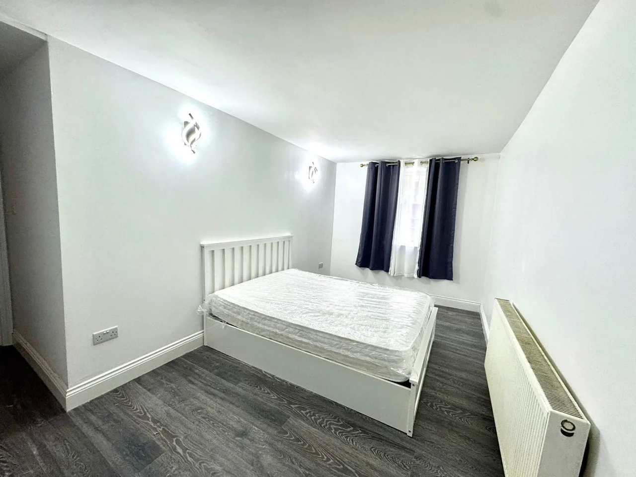 Flat Tilloch Street in Greater London
