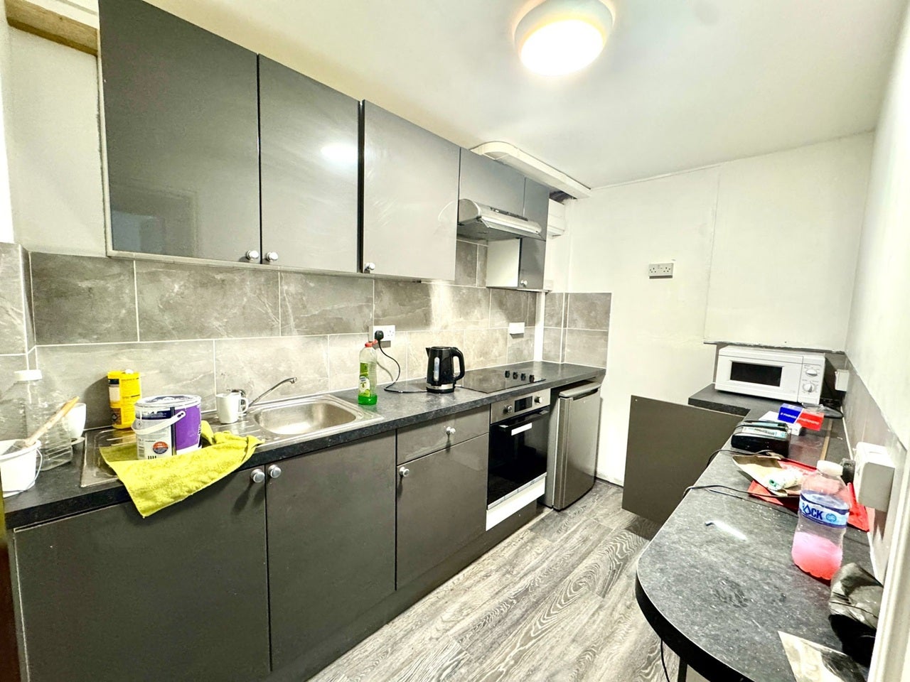 Flat Tilloch Street in Greater London