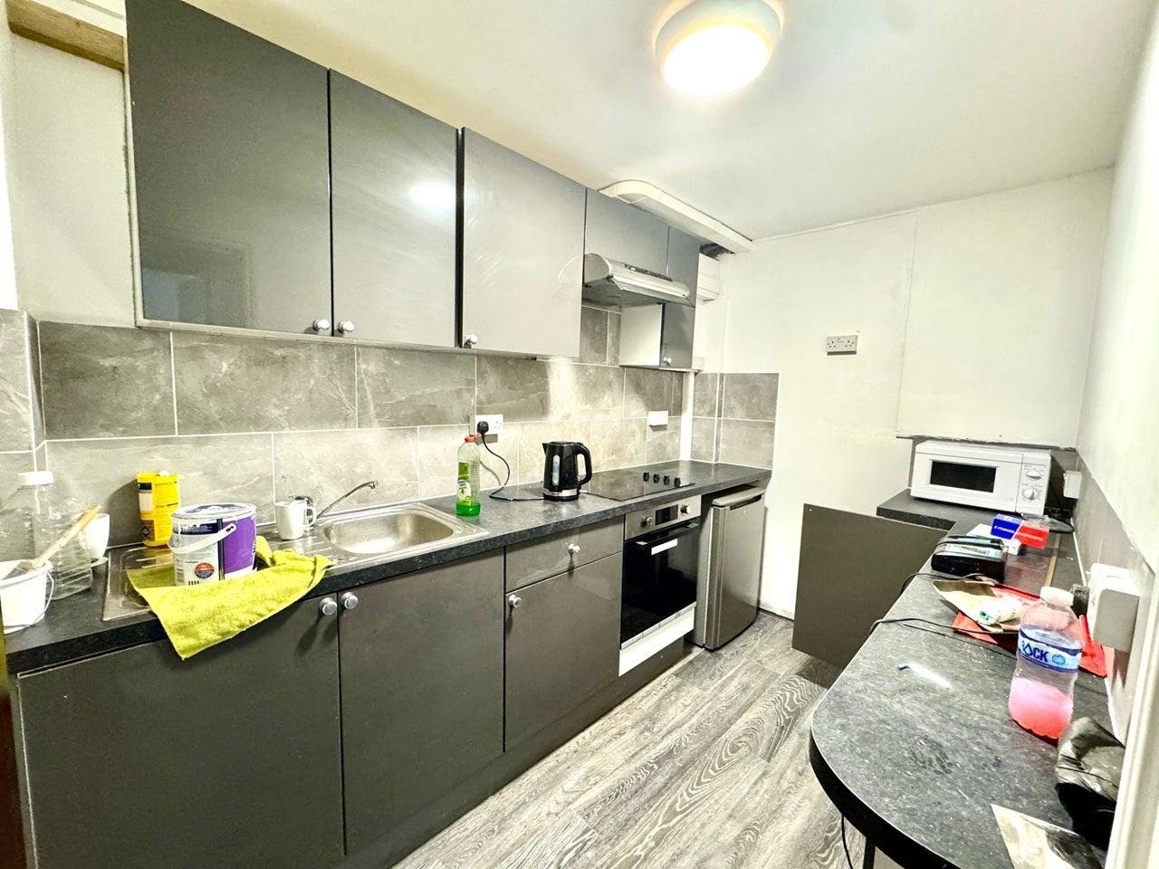 Flat Tilloch Street in Greater London