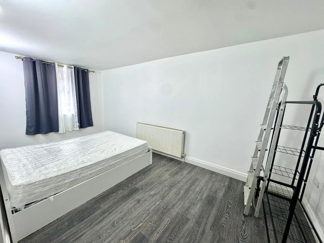 Flat Tilloch Street in Greater London