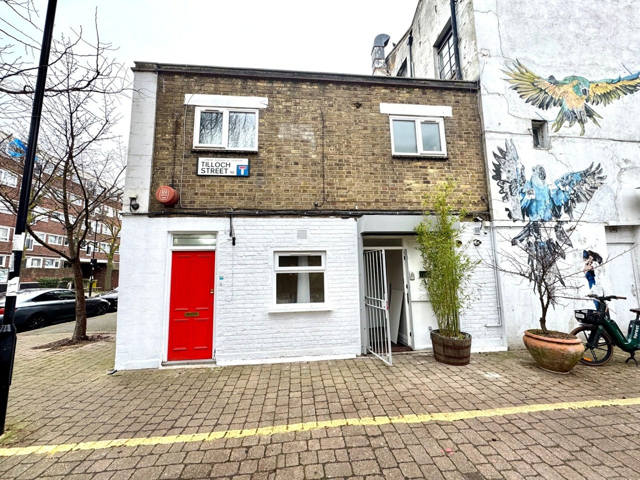 Flat Tilloch Street in Greater London