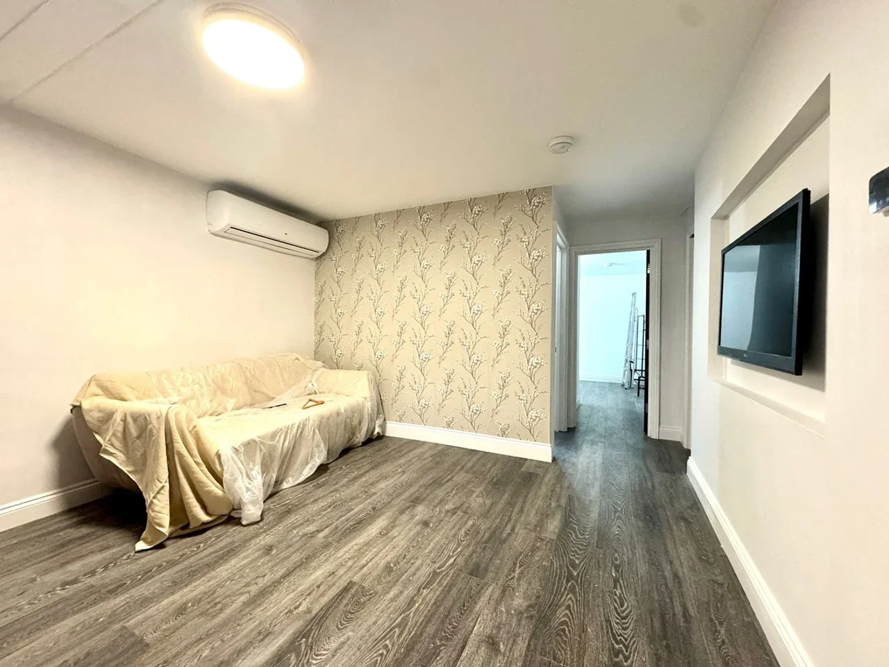 Flat Tilloch Street in Greater London
