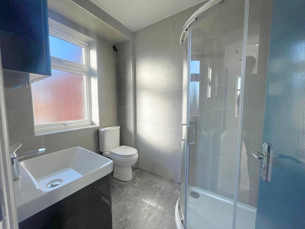 Room Lorne Road in Leicester