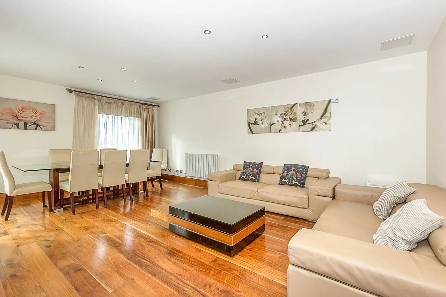 Flat Warwick Road in Greater London